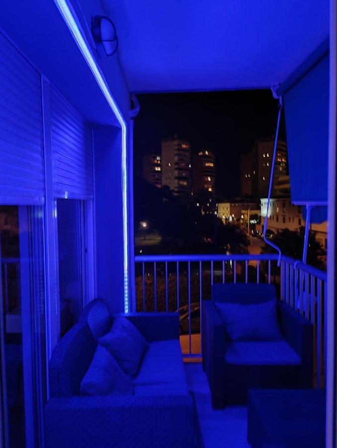 Apartamento Primera Linea De Playa Торемолинос Екстериор снимка