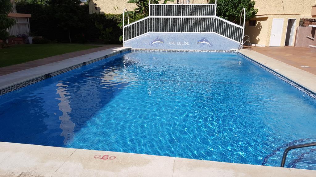 Apartamento Primera Linea De Playa Торемолинос Екстериор снимка