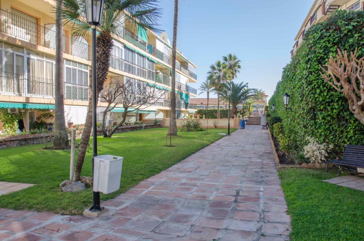 Apartamento Primera Linea De Playa Торемолинос Екстериор снимка