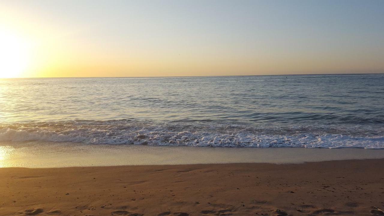 Apartamento Primera Linea De Playa Торемолинос Екстериор снимка